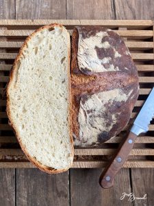 Basisteig vor dem Backen eingeschnitten