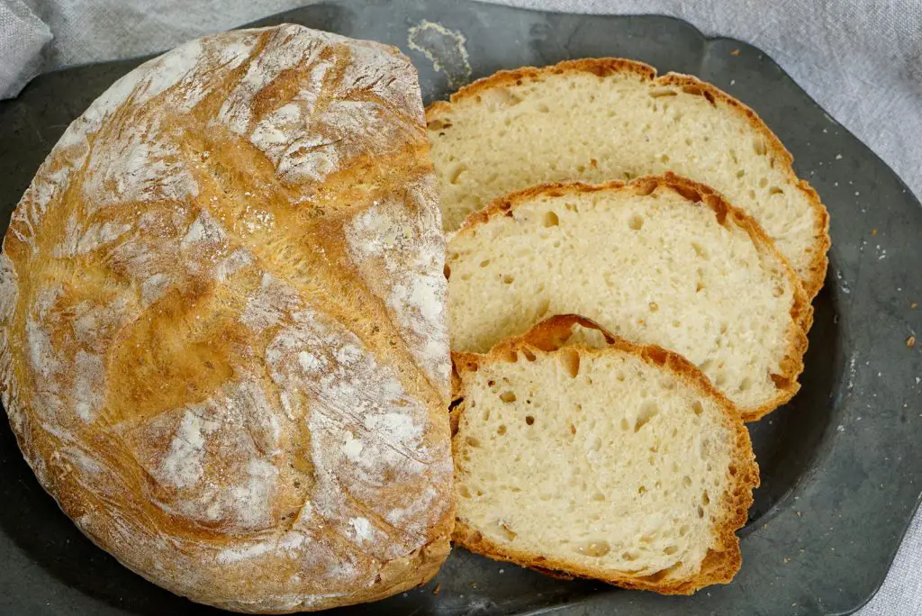 Brioche Brot, knusprige Kruste, buttrige Krume