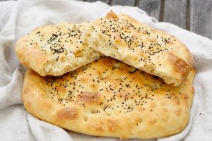 Softes und fluffiges Fladenbrot, einfaches Rezept mit wenig Hefe