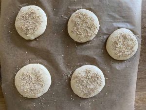 Burger Buns vor dem Backen