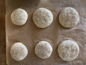 Burger Buns vor dem Backen