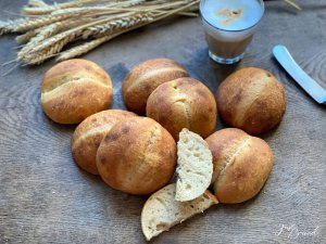 Bekgische Brötchen - Pistolets, süß,salzig und buttrig