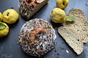 Kürbiskernbrot mit aromatischer Kruste und Krume