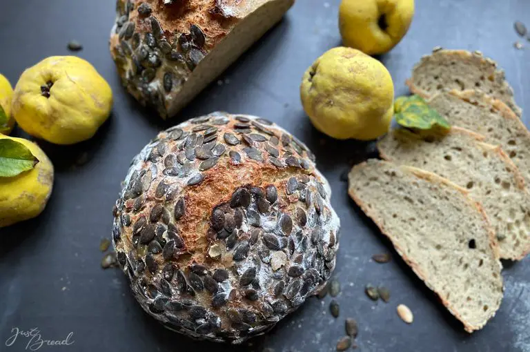 Kürbiskernbrot mit aromatischer Kruste und Krume