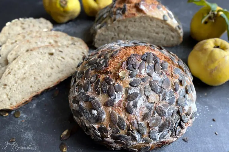 Kürbiskernbrot mit aromatischer Kruste und Krume