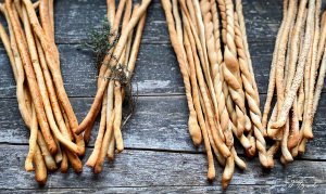 Knusprige Brotstangen in vielen Varianten für alle Gelegenheiten