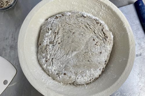 Teigling in Gärkörbchen für Stückgare