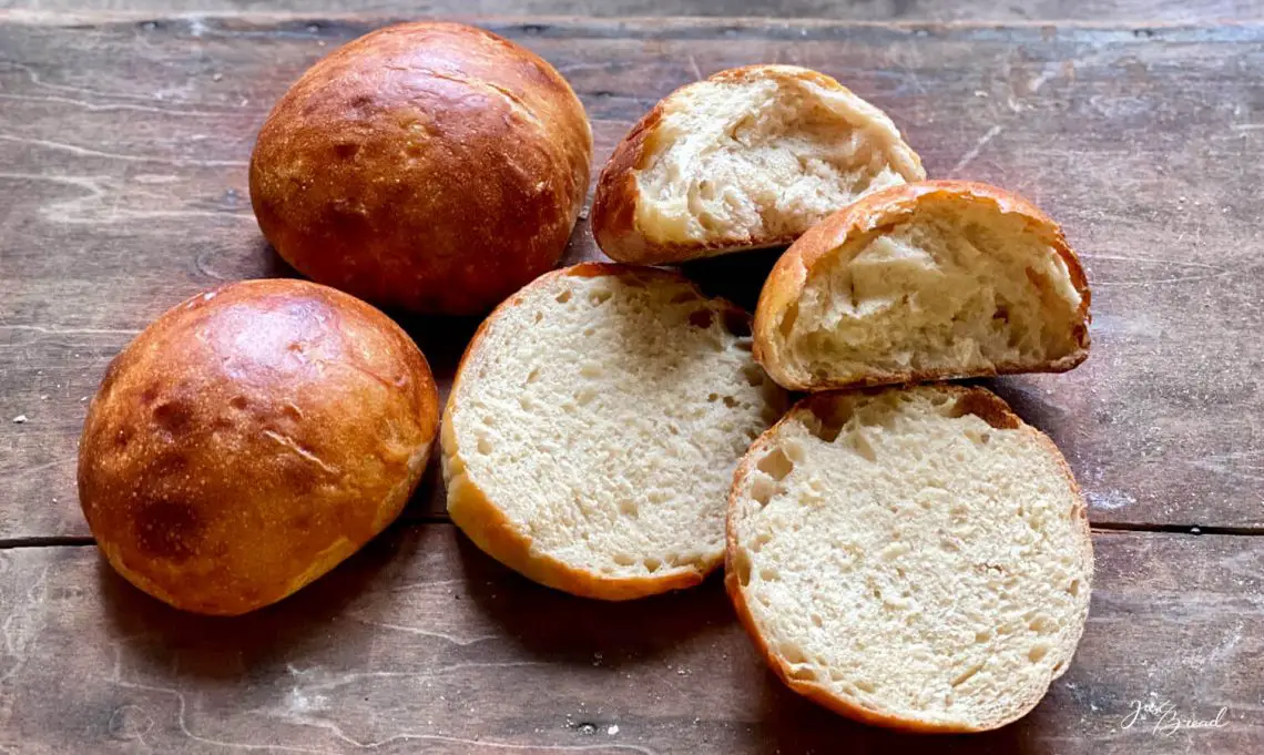 Luftige Milchbrötchen mit Hefewasser oder FrischHefe