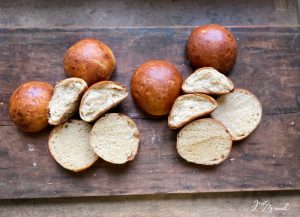 Milchbrötchen mit Hefewasser und FriscHefe