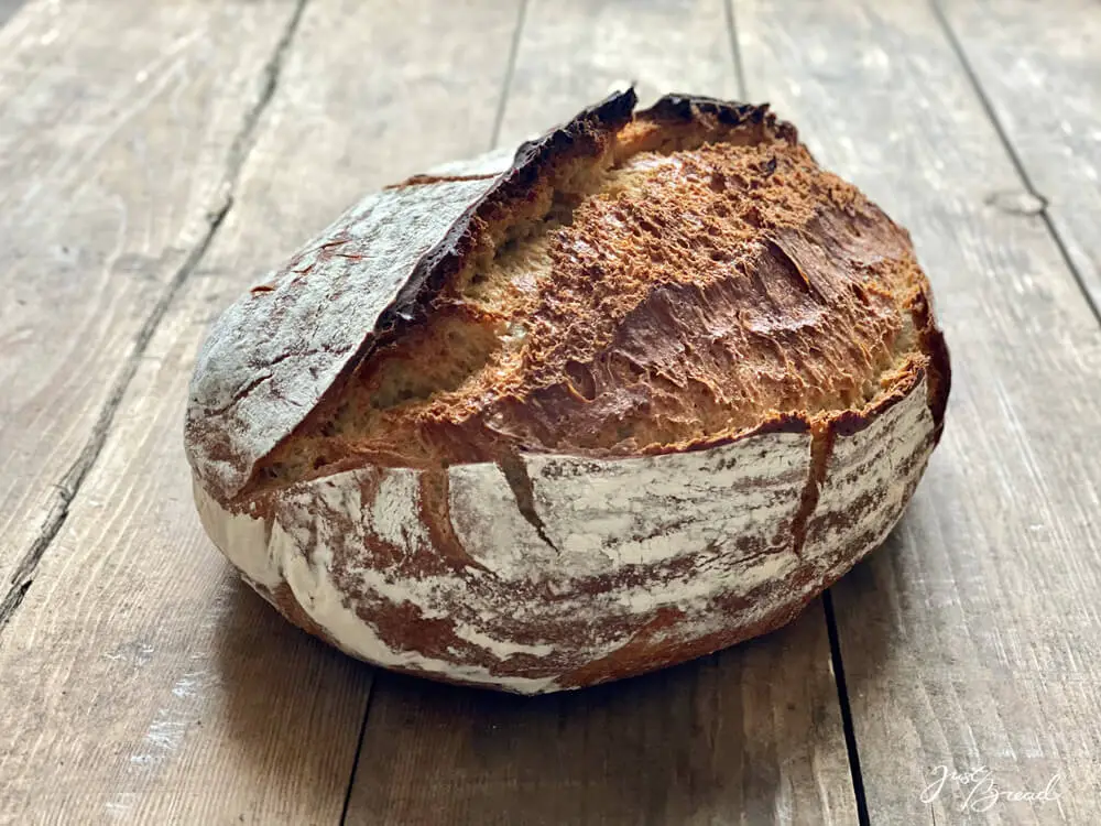 EmmerDinkelBrot mit würzigem Geschmack und saftiger Krume