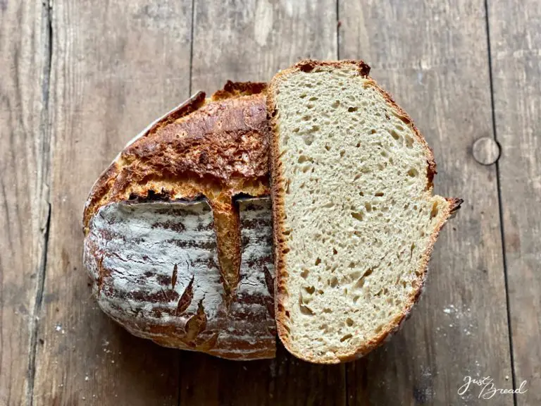 EmmerDinkelBrot mit würzigem Geschmack und saftiger Krume