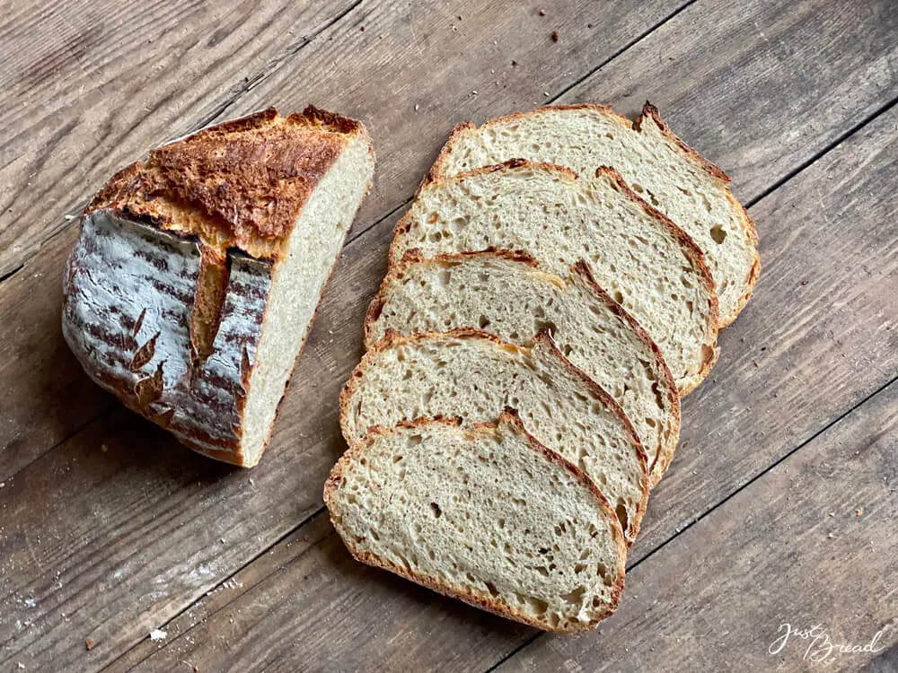 EmmerDinkelBrot mit würzigem Geschmack und saftiger Krume