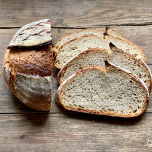 HefewasserBrot mit Weizenvollkornmehl, safitge und feine Krume