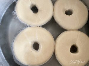 Bagels: Laugen-Wasser-Bad