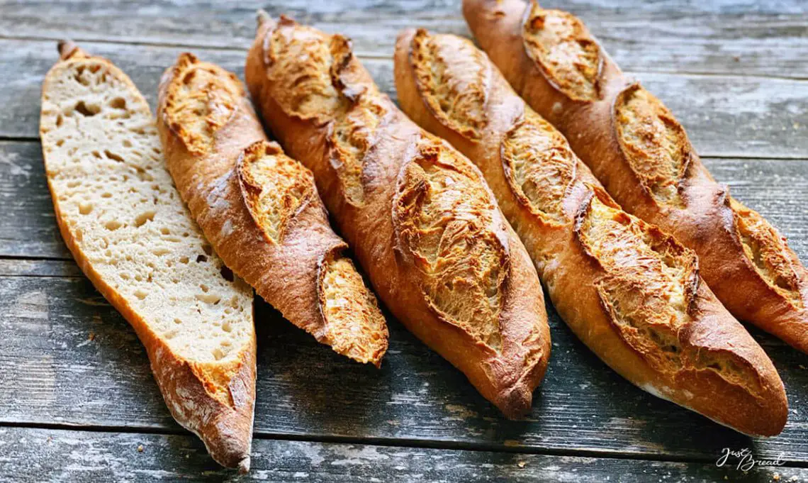 Dinkel-Baguette mit einer tollen Kruste und einer saftigen Krume