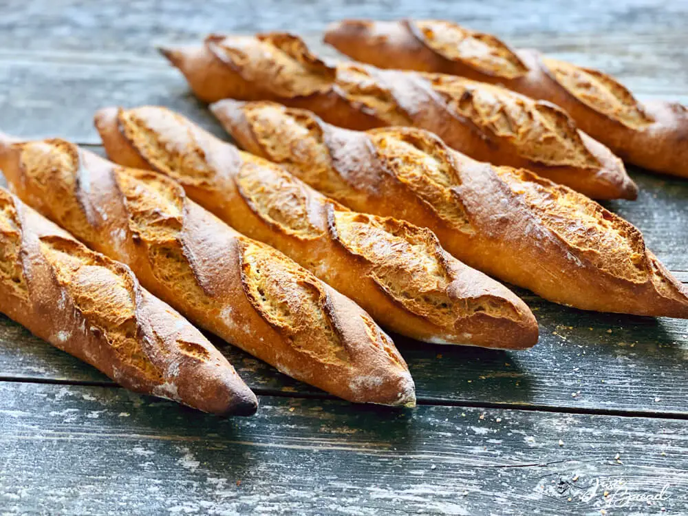 Dinkel-Baguette mit einer tollen Kruste und einer saftigen Krume