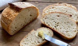 Italienisches Landbrot mit Hartweizenmehl und Tipo 0