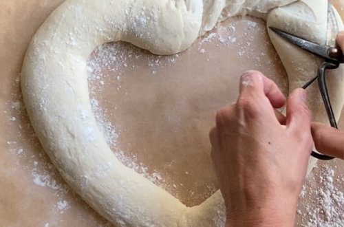 Pain d'épi Herzform vor dem Backen einschneiden