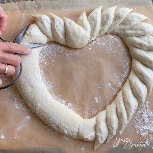 Pain d'épi Herzform vor dem Backen einschneiden