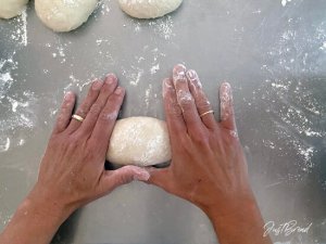 Einkorn Dinkel Brötchen Teiglinge Enden spitz ausformen