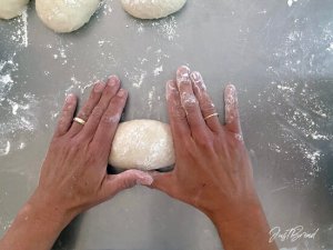 Einkorn Dinkel Brötchen Teiglinge Enden spitz ausformen