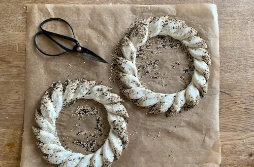 Die fertig eingeschnittenen Pain d'èpi Brotkränze