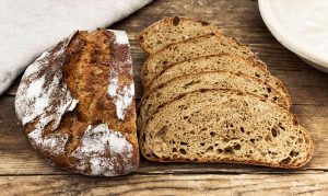 Schwarzbierbrot: Ein rustikales Mischbrot ohne Kneten