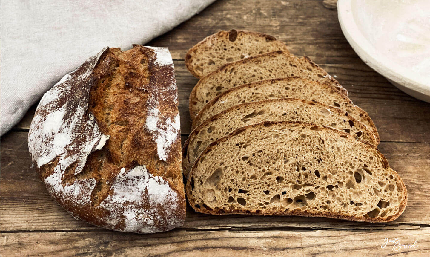 Schwarzbierbrot: Ein rustikales Mischbrot ohne Kneten