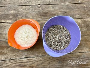 Mehlkochstück und Quellstück für die Dinkel-Körnerbrötchen
