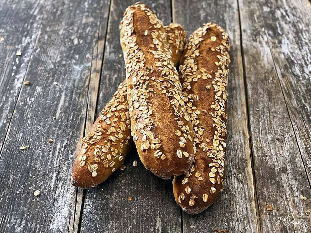 Frühlings-Brotstangen auch außen mit Haferflocken