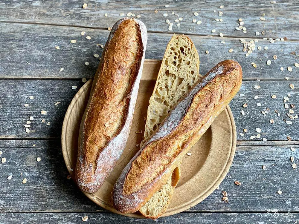 Die Brotstangen haben eine super softe Krume mit einer tollen gelben Farbnote