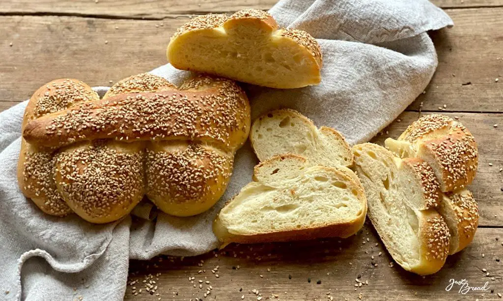 Pane Mafalda - ein typisch sizilianisches Brot oder Brötchen