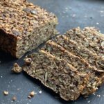 Eiweißreiches und ballaststoffreiches Saatenbrot