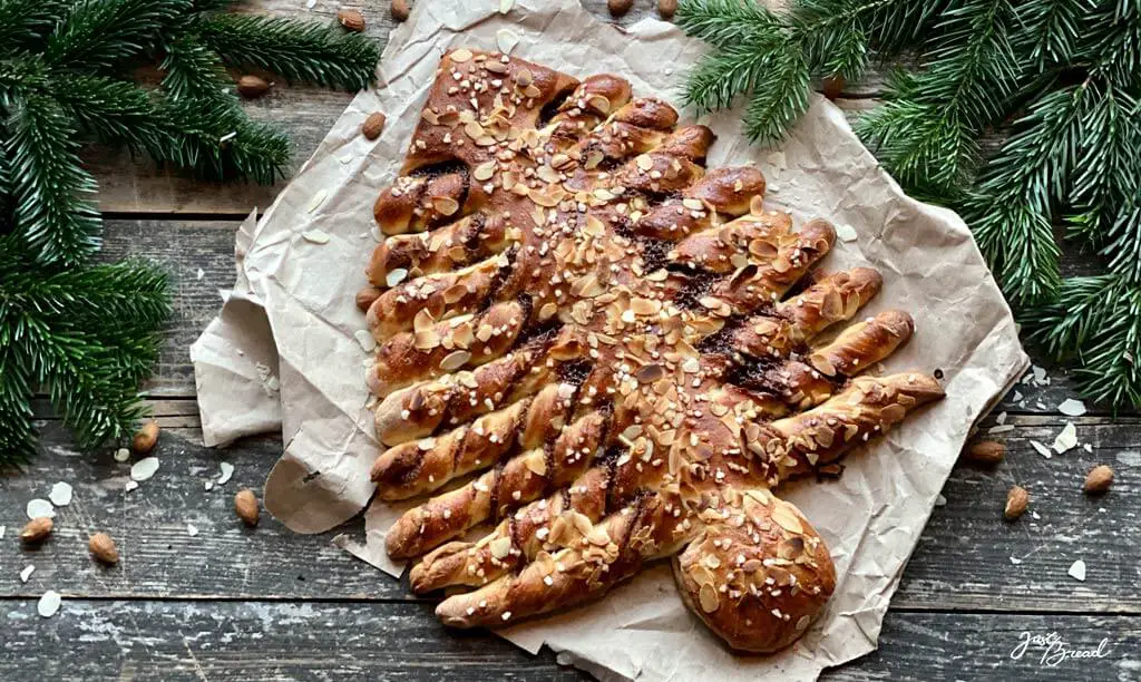 Weihnachts-Baum-Brot