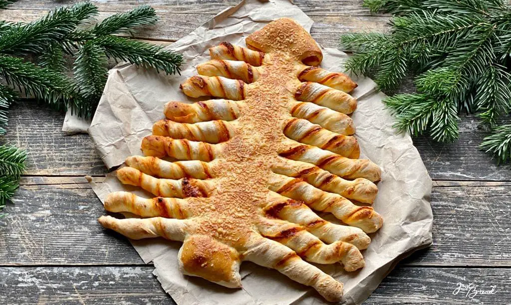 Weihnachts-Baum-Brot