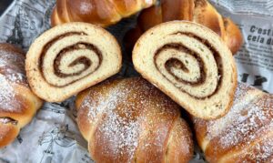 Nuss-Nougat-Hörnchen, Frühstückshörnchen in zwei Größen und Varianten