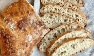 Ciabatta mit Weizensauerteig: Das XL-Brot mit großporiger Krume*