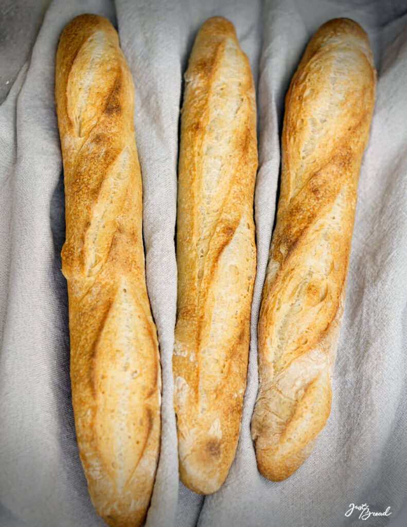 Knusprige Baguettes, ganz einfach selbst gebacken