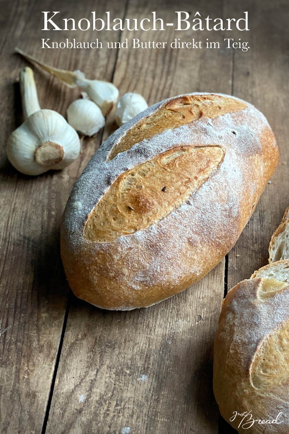 Dieses Knoblauch-Bâtard ist ein einfaches Beilagenbrot zum Grillen