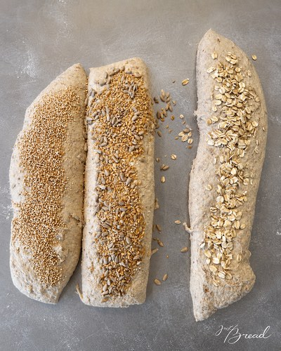Brötchen schrittweise portionieren.